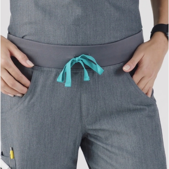 Figs Kade Graphite Cargo Scrub Pants Large Tall - Picture 4 of 11